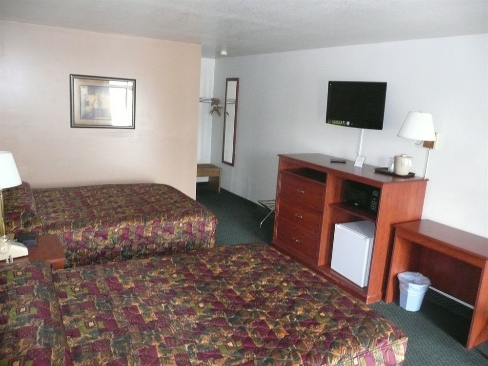 National 9 Mount Nebo Motel Nephi Exterior photo