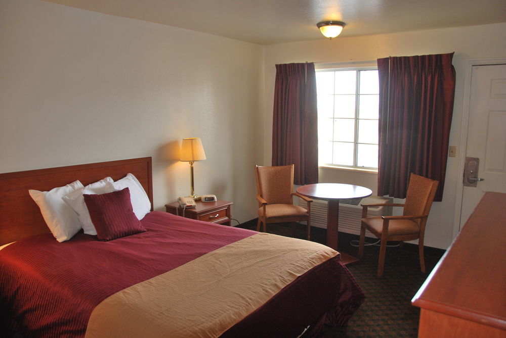National 9 Mount Nebo Motel Nephi Exterior photo